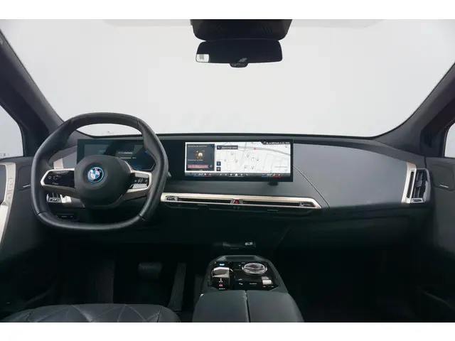 BMW iX xDrive40 2023 Elektrisch 8
