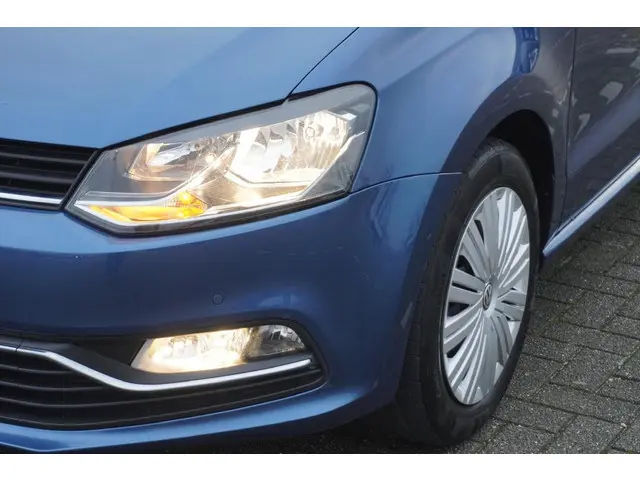 Volkswagen Polo 1.2 TSI Comfortline 2015 Benzine 12