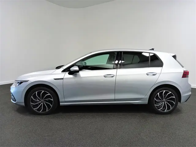 Volkswagen Golf 1.5 eTSI 150pk Style 2021 Benzine 8