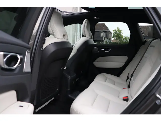 Volvo XC60 2.0 T8 AWD Inscription 2020 Hybride Benzine 6