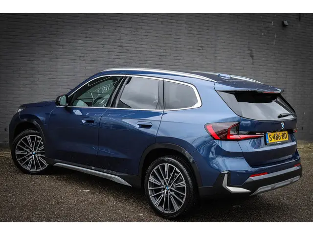 BMW X1 sDrive18i 2022 Benzine 3