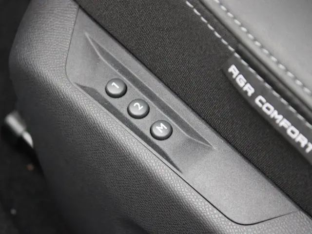 Peugeot 408 HYBRID 145 e-DCS6 GT 2026 Hybride Benzine 8