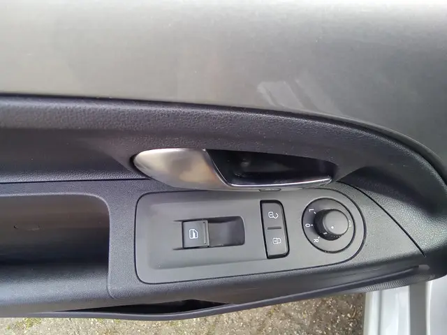 Volkswagen up! 1.0 high up! BlueMotion 2015 Benzine 18