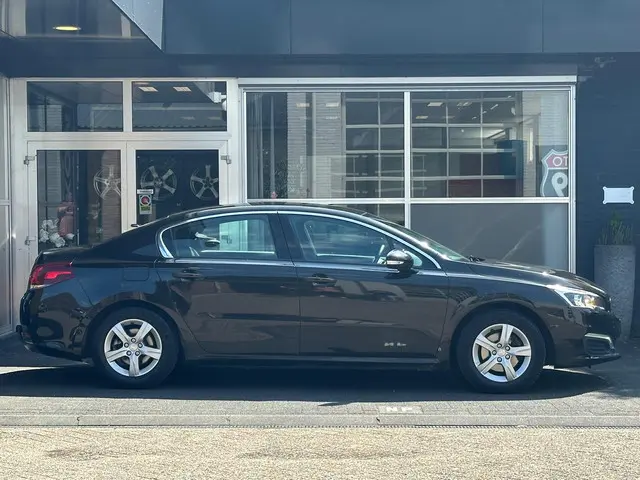 Peugeot 508 1.6 e-THP Blue Lease Executive 2014 Benzine