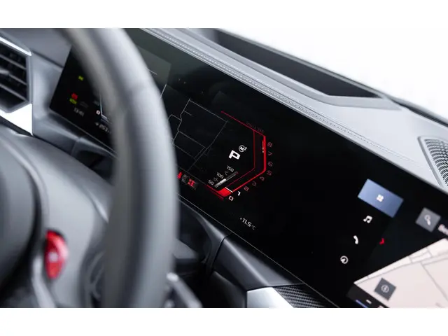 BMW M3 3-serie Touring xDrive Competition 2024 Benzine 83