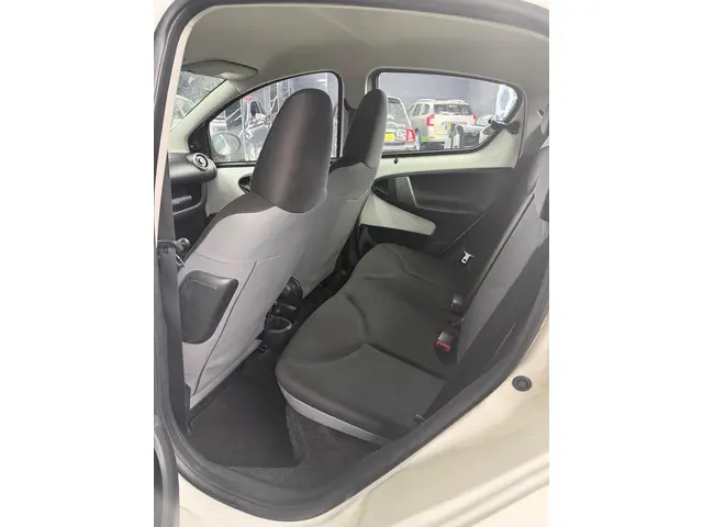 Toyota Aygo 1.0 VVT-i Now Airco 2013 Benzine 11