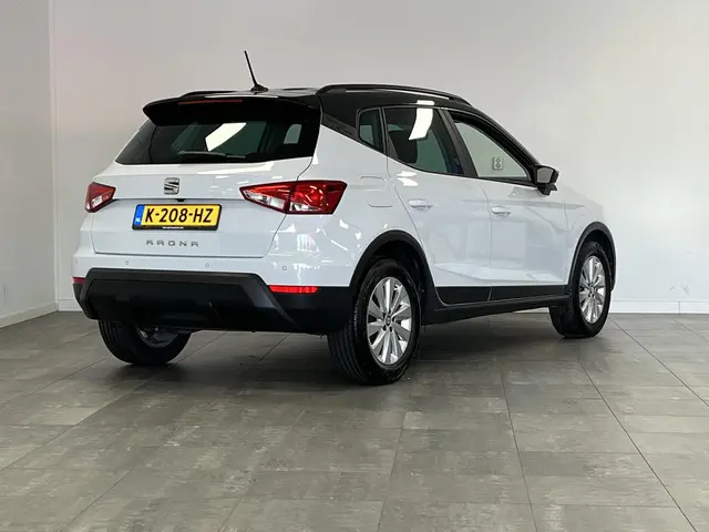 SEAT Arona 1.0 TSI Style Business Intense 2021 Benzine 2