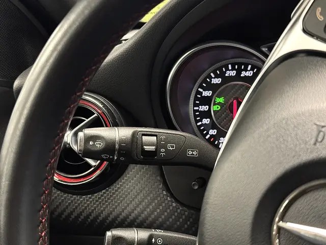 Mercedes-Benz A-Klasse AMG 45 4MATIC 2017 Benzine 30