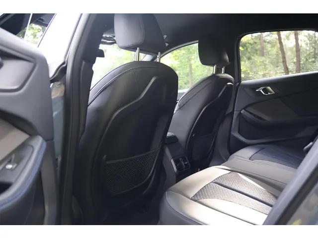 BMW 2 Serie 218i Gran Coupé M-Sport 2024 Benzine 32