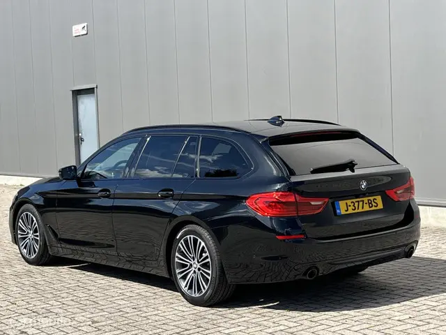 BMW 5 Serie Touring 520d High Executive 2020 Diesel 8