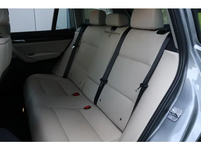 BMW X3 xDrive20i High Executive 2013 Benzine 14