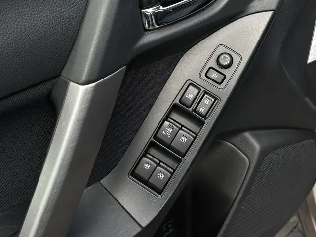 Subaru Forester 2.0 Luxury Plus 2014 Benzine 7