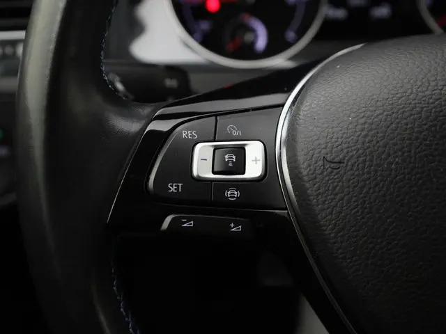 Volkswagen e-Golf E-DITION 100kW/136PK 2020 Elektrisch 18