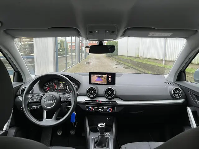 Audi Q2 30 TFSI Business Edition 2021 Benzine 5