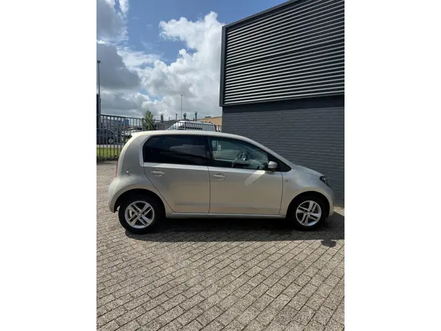SEAT Mii 1.0 Reference 2014 Benzine 6