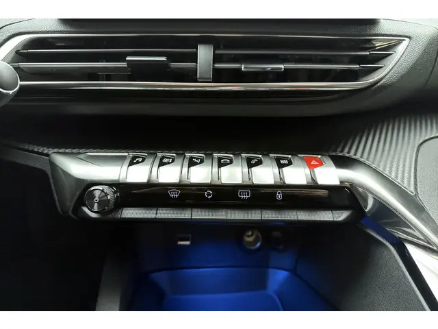 Peugeot 3008 1.2 Hybrid 136 Allure 2024 Hybride Benzine 29