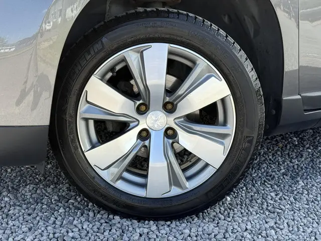 Peugeot 2008 1.2 PureTech Style 2015 Benzine 25