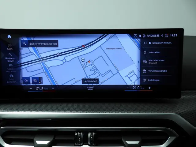 BMW 3 Serie Touring 320i 2024 Benzine 37