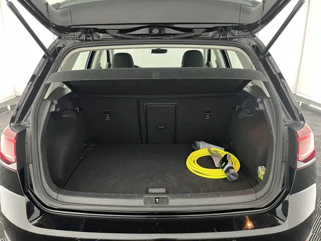 Volkswagen e-Golf {SOH-88%} 2019 Elektrisch 10