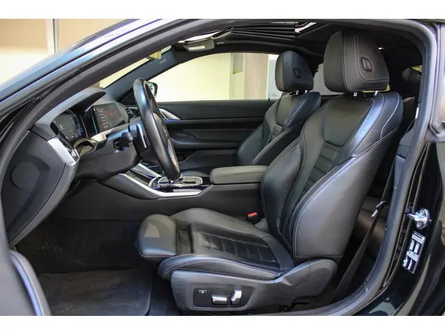 BMW 4 Serie Coupé 430i High Executive 2023 Benzine 12
