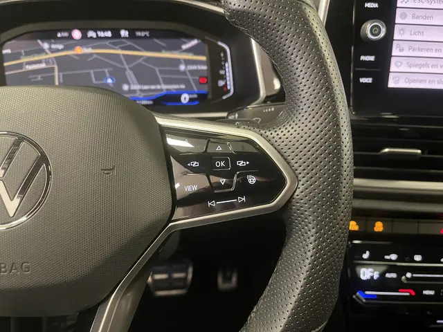 Volkswagen T-Roc Cabrio 1.5 TSI R-Line 2022 Benzine 26