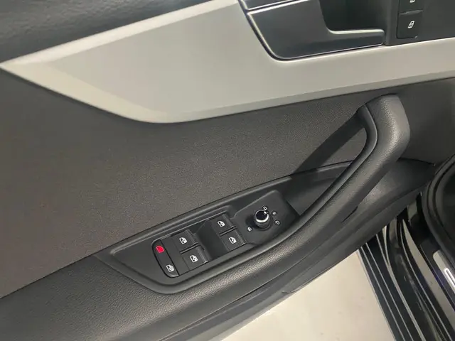 Audi A4 Avant 40 TFSI S edition 2023 Hybride Benzine 14