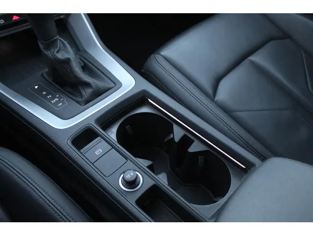 Audi Q3 35 TFSI Advanced edition 2024 Benzine 24