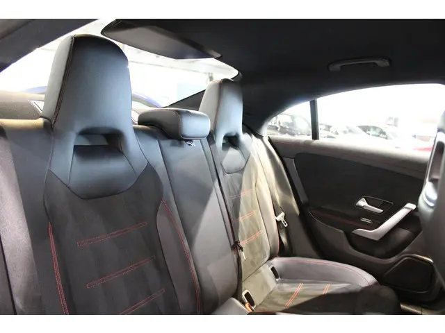 Mercedes-Benz CLA Coupé 180 Advantage 2019 Benzine 11