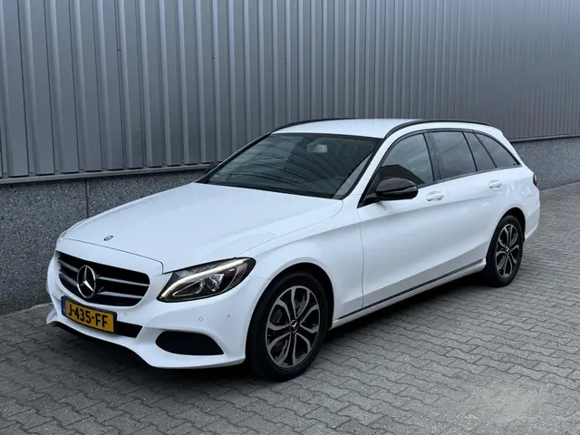Mercedes-Benz C-Klasse 3