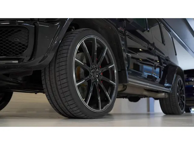 Mercedes-Benz G-Klasse 63 AMG BRABUS 2018 Benzine 4
