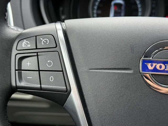 Volvo V40 2.0 D2 Momentum Business 2015 Diesel 24