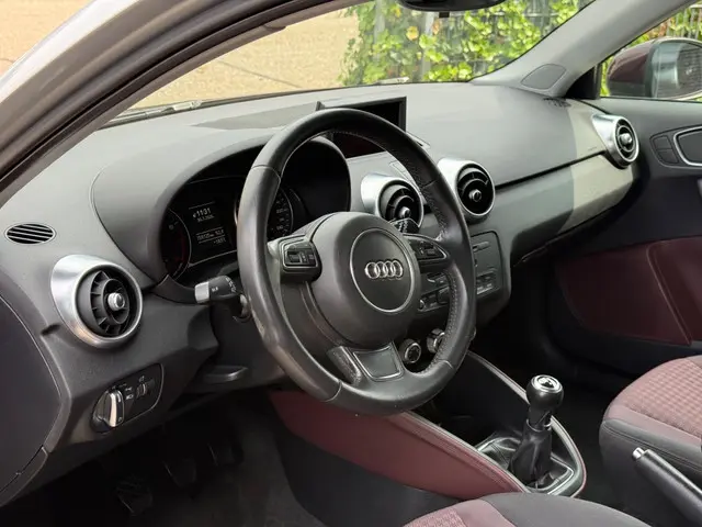 Audi A1 1.2 TFSI Attraction 2012 Benzine 7