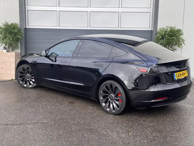 Tesla Model 3 Performance AWD 75 kWh 2023 Elektrisch 5