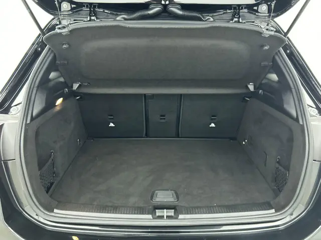 Mercedes-Benz B-Klasse 180 Premium 2019 Benzine 26