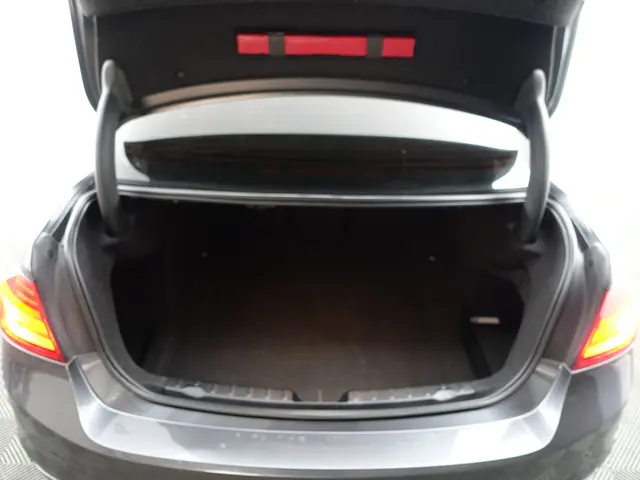 BMW 3 Serie 328i High Executive Aut- 2013 Benzine 34
