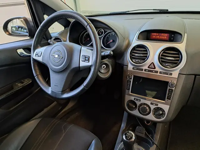 Opel Corsa 1.2 EcoFlex Selection 2012 Benzine 10
