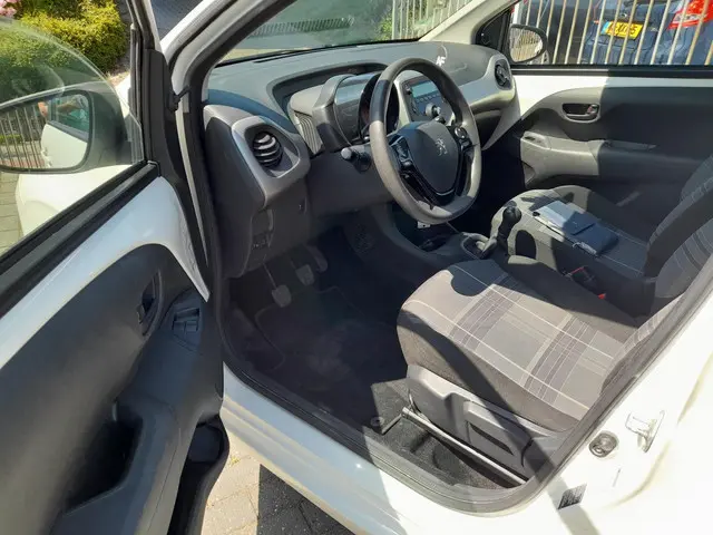 Peugeot 108 1.0 e-VTi Blue Lion 2016 Benzine 4