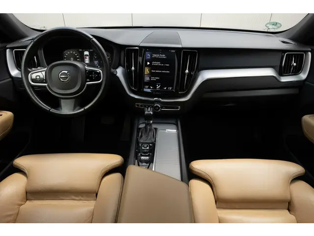 Volvo XC60 2.0 T5 Inscription Panorama|Leder| 2018 Benzine 15