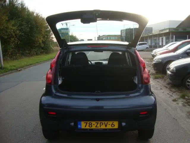 Peugeot 107 1.0 Active ( 2013 + Airco ) 2013 Benzine 10