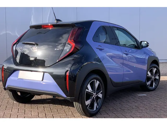 Toyota Aygo X Hybrid 115 pulse 2026 Hybride Benzine 3