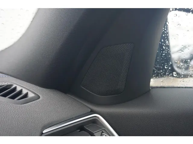 BMW 3 Serie Sedan 318i 2025 Benzine 15