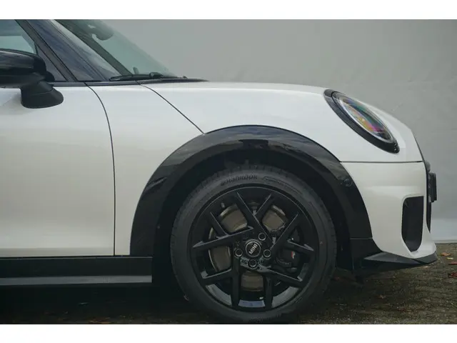 MINI 5-Deurs Cooper 2025 Benzine 6