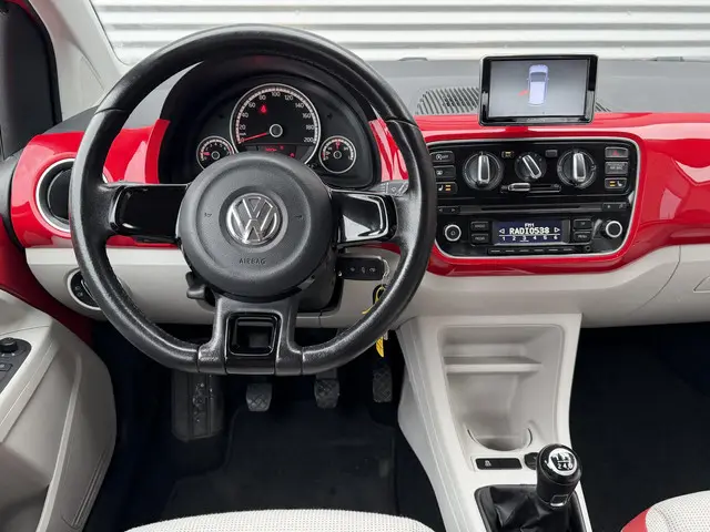 Volkswagen up! 1.0 high up! BlueMotion 2013 Benzine 2