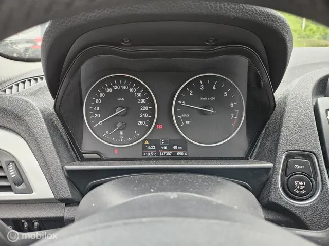 BMW 1 Serie 116i Business 2012 Benzine 17
