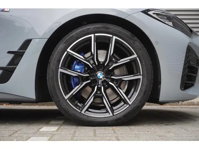 BMW 4 Serie Gran Coupé M440i 2022 Benzine 6
