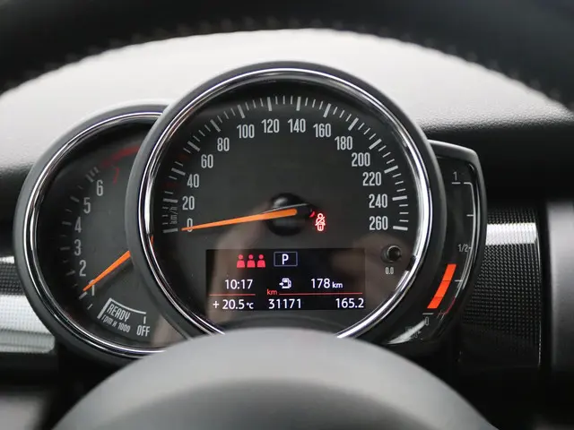 MINI 5-Deurs Cooper 2019 Benzine 13