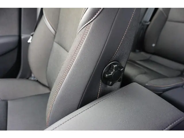 Volvo V40 Cross Country 1.6 T4 Momentum 2014 Benzine 30