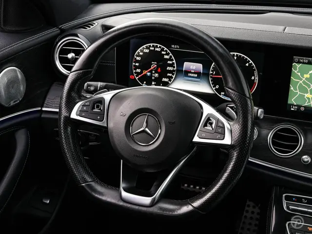Mercedes-Benz E-Klasse 220 d Prestige 2015 Diesel 16