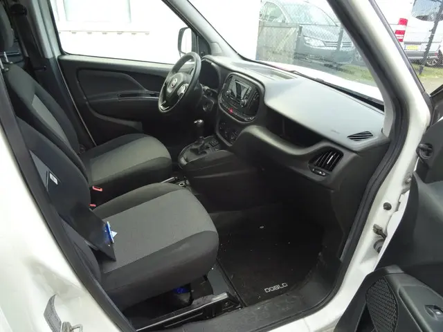 Fiat Doblò Cargo 1.3 MJ L1H1 Actual 2015 Diesel 12