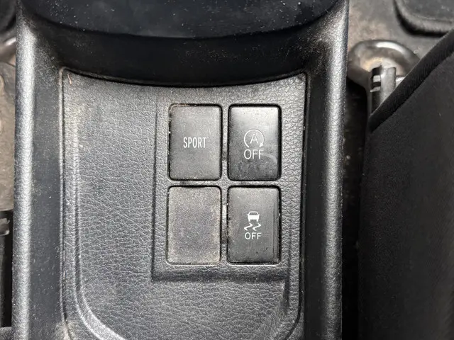 Toyota Yaris 1.3 VVT-i Aspiration 2015 Benzine 12